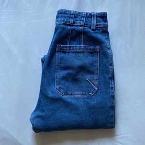 Medium wash high waisted blue jeans with decorative seam / pintuck detail. M/8